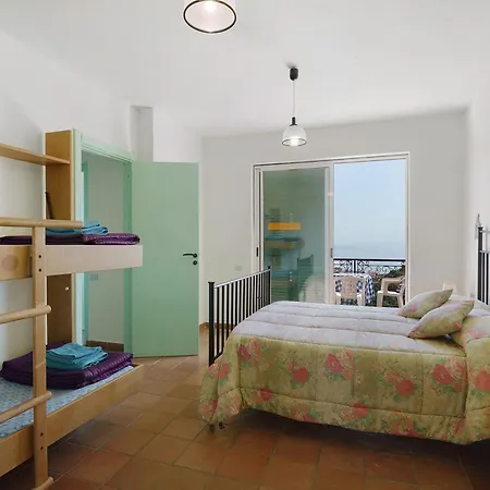 Pia Villa Recco