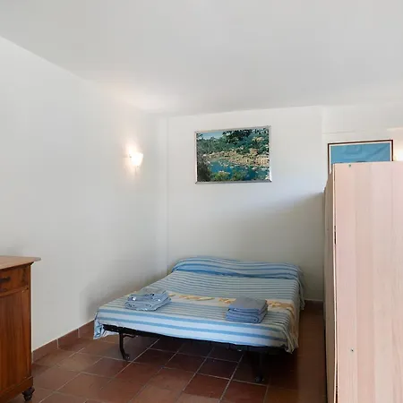 Pia Villa *